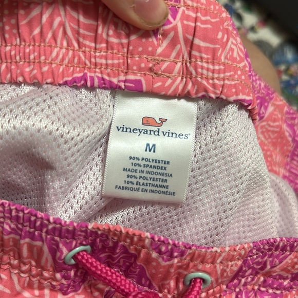 EUC Vineyard Vines Men’s Geometric Nautical Fish Swim Trunks Medium - Picture 4 of 4